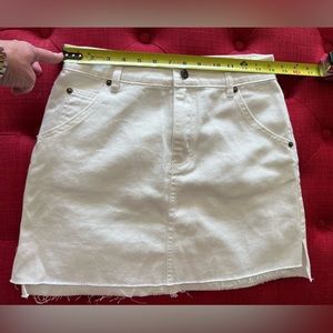 NWOT Anthropologie Sadie & Sage “Sophia” style White Denim Mini Skirt Size Small